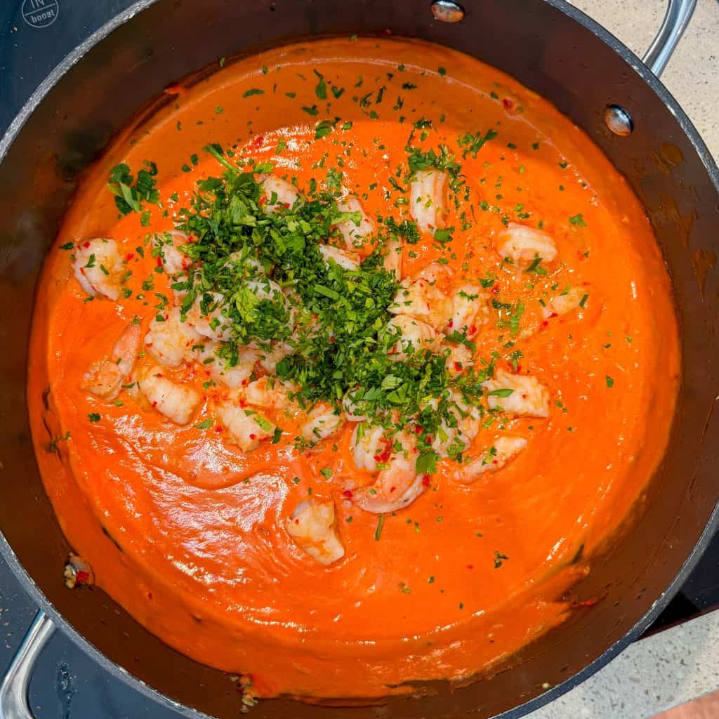 Creamy Tomato Prawn Pasta (30 Minute Meal) - Laurens Cravings